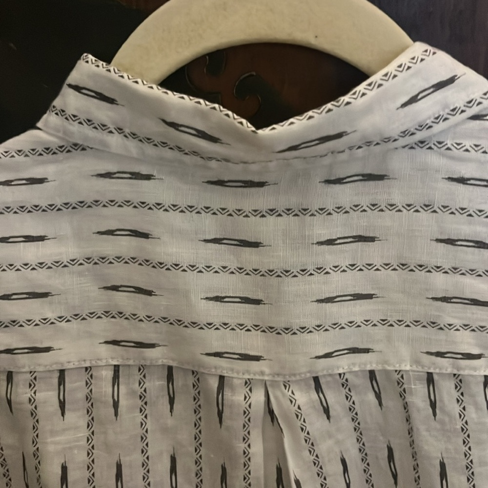 Black and white Garnet Hill button down in perfect condition - Picture 8 of 8